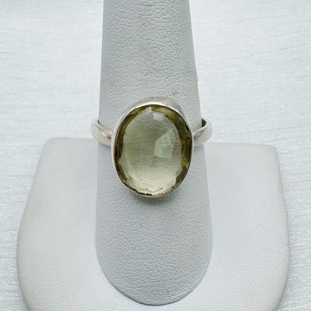 Sterling Silver Lemon Quartz Oval Ring - Yellow Gemstone